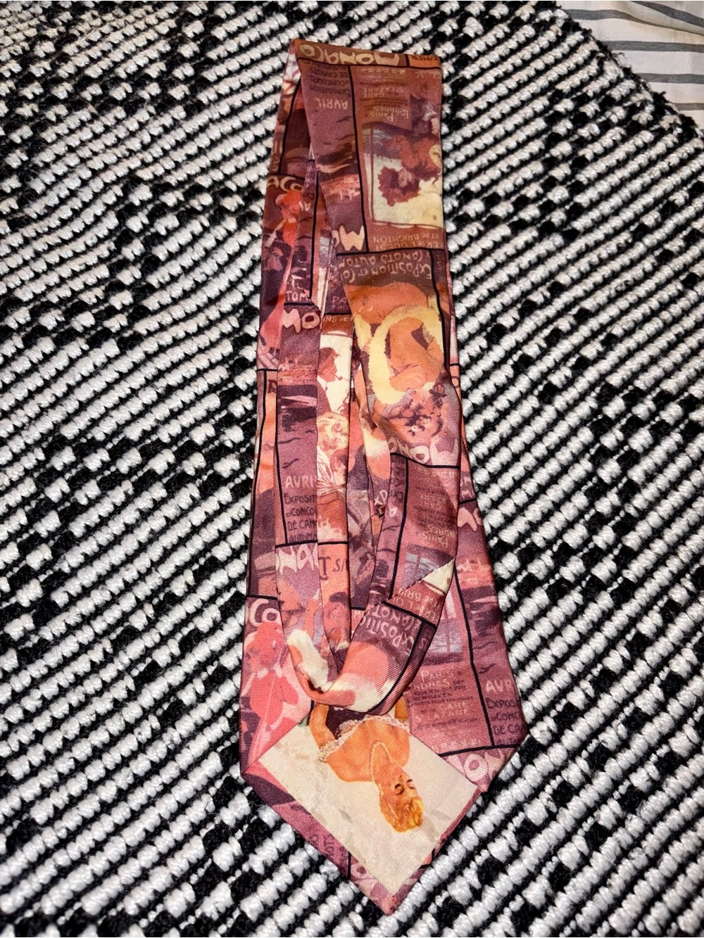 Dolce & Gabbana 90s Pin Up / Peek a boo Graphic Silk Tie - Picture 5 of 13